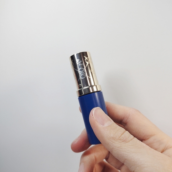 Estee Lauder Limited Edition Lipstick - Picture 2 of 4